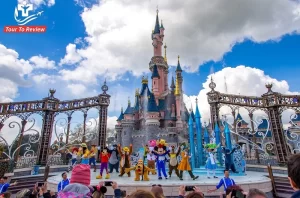 Disneyland Paris Will Be Remain Closed This Christmas
