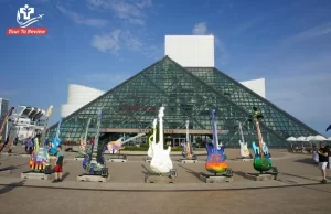 wander-in-rock-roll-hall-of-fame-1