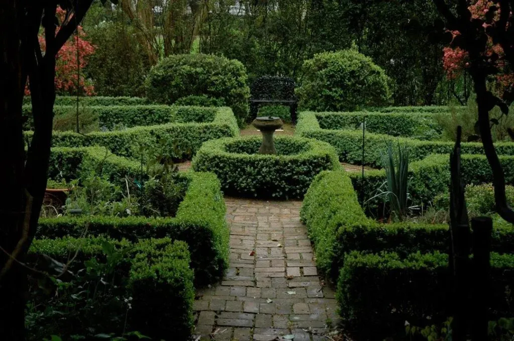 Wing-Haven-Garden