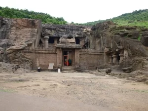 the-indra-sabha-cave-32