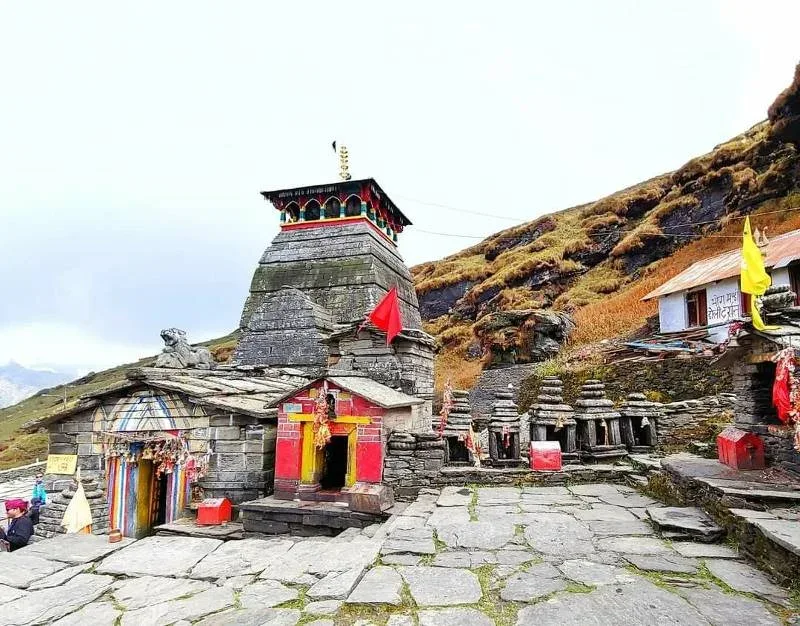 Visit-the-ancient-temple-Tungnath