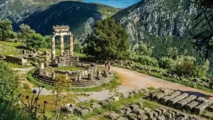 Delphi-greece-1
