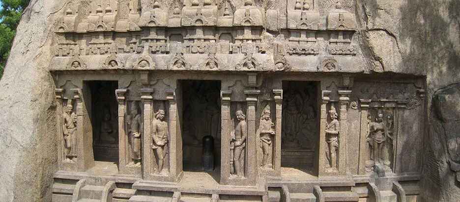 Trimurti-Cave