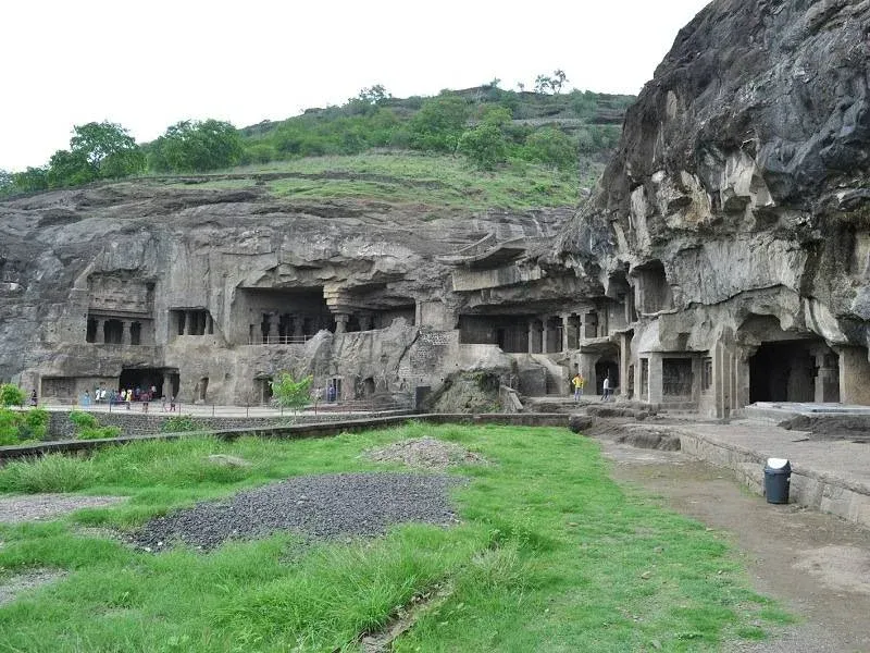 Famous-Places-To-Visit-in-Ellora-Caves-1-34