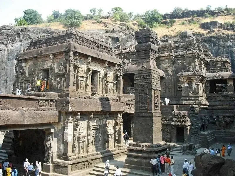 The-Kailasa-Temple-Cave-16